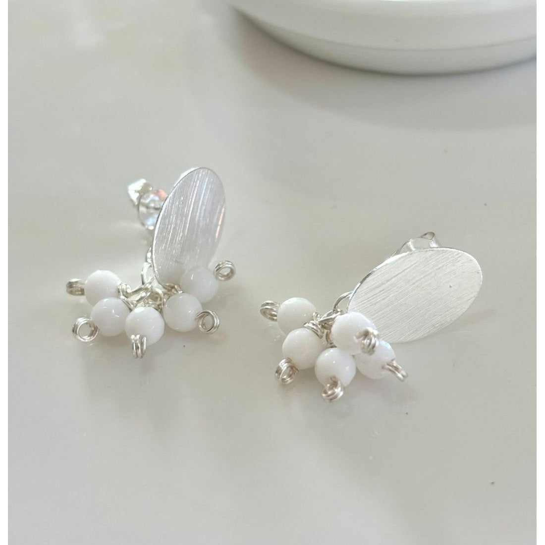 AROS BAÑADOS EN PLATA PIEDRA BLANCA - Mi tienda en línea